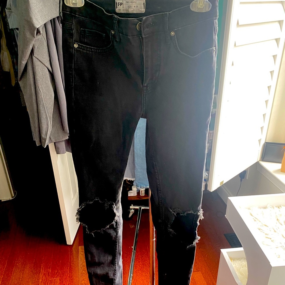 WT- wardrobe stable-Free People skinny leg blk denim with holes/distressed knees